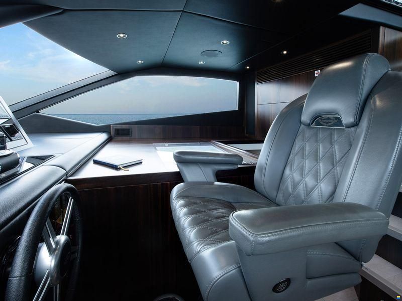 Sunseeker 95 Yacht