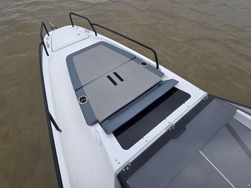 Axopar 25 Cross Top