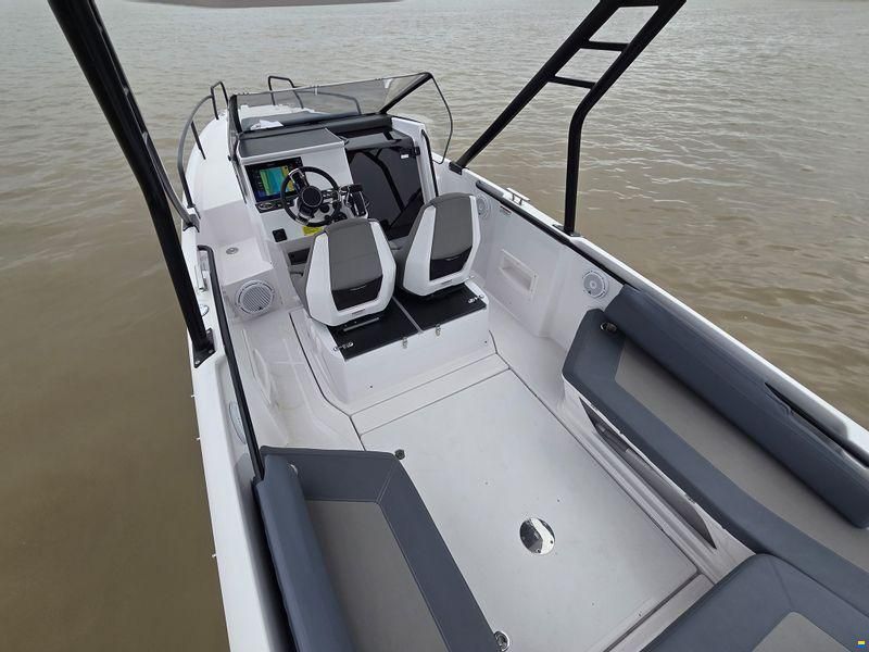 Axopar 25 Cross Top