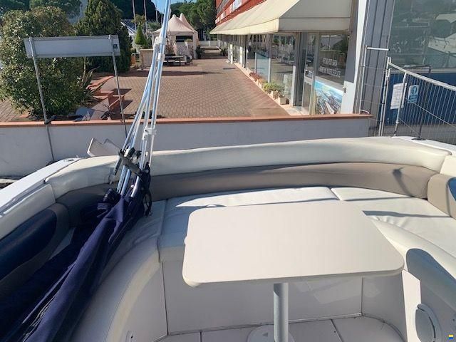 Four Winns 225 SUNDOWNER