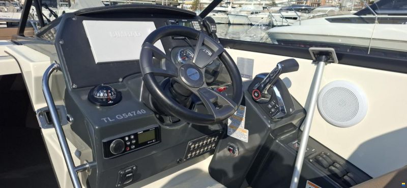 Quicksilver 805 ACTIV CRUISER
