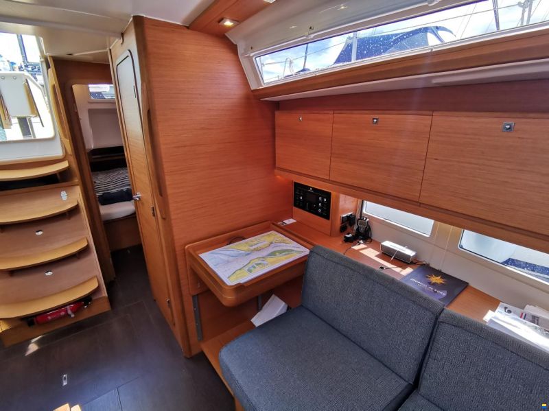 Dufour 390