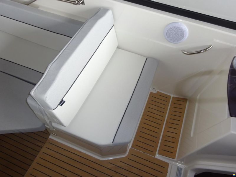 Quicksilver Activ 805 Cruiser
