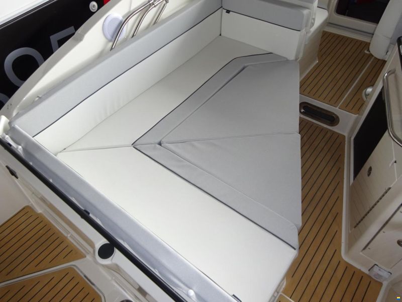 Quicksilver Activ 805 Cruiser