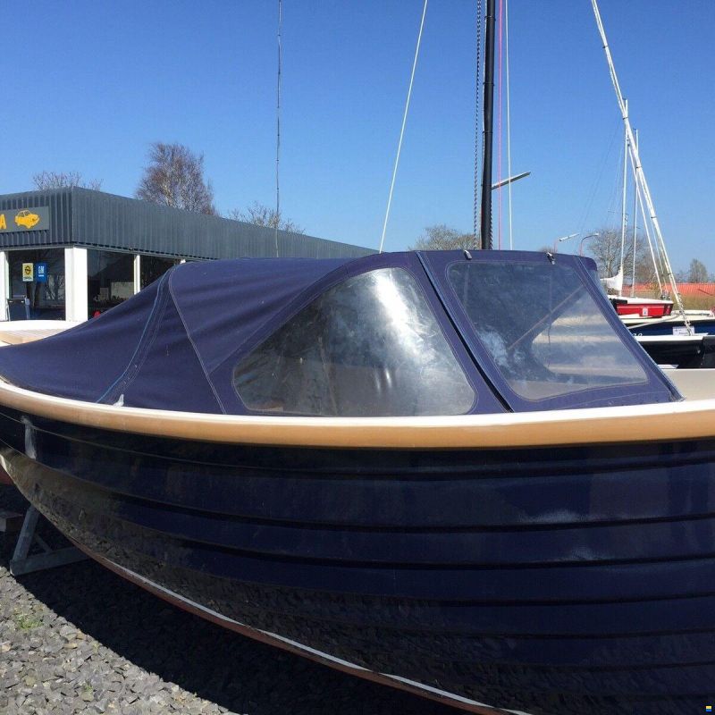 Victoria 700