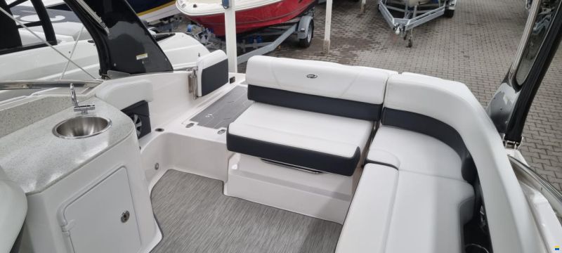 Regal 2550 Cuddy