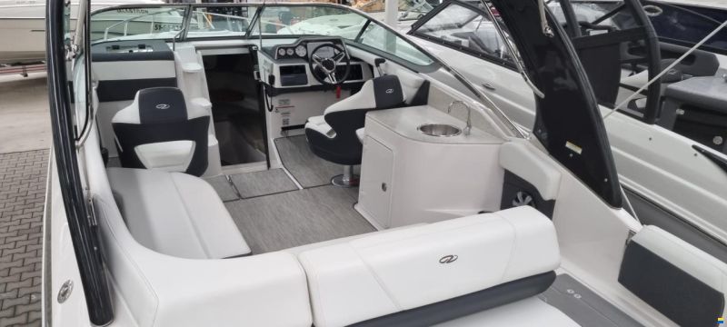 Regal 2550 Cuddy