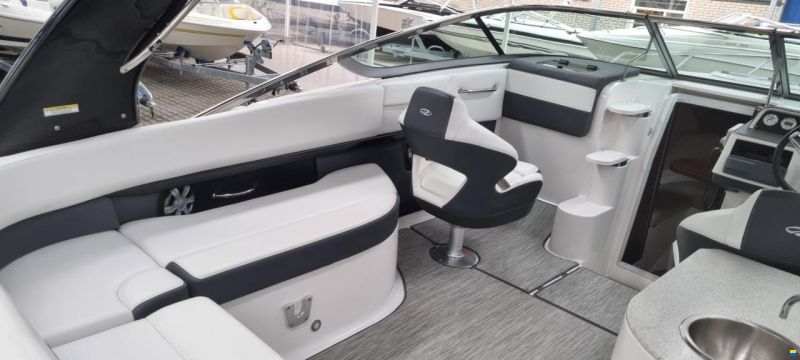 Regal 2550 Cuddy