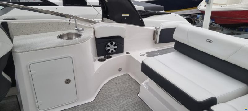 Regal 2550 Cuddy