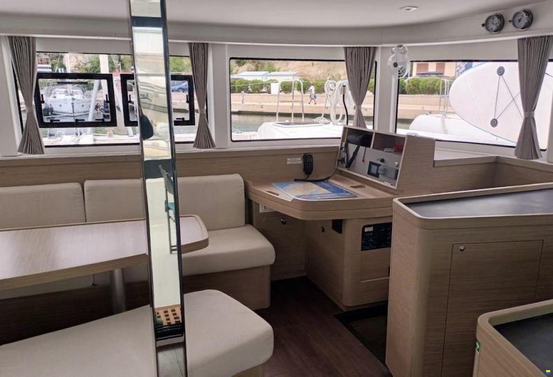 Lagoon 42