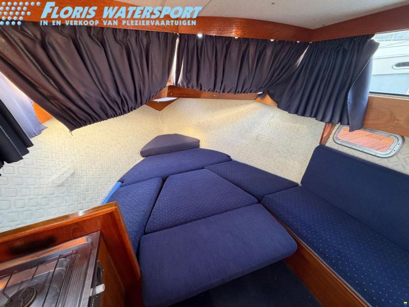 Marco Yachts 810