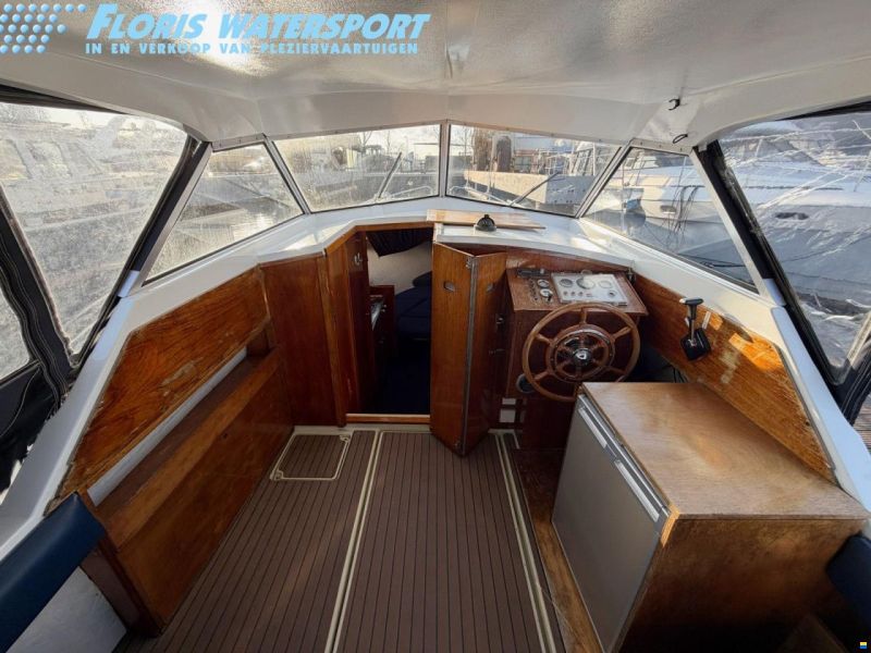 Marco Yachts 810
