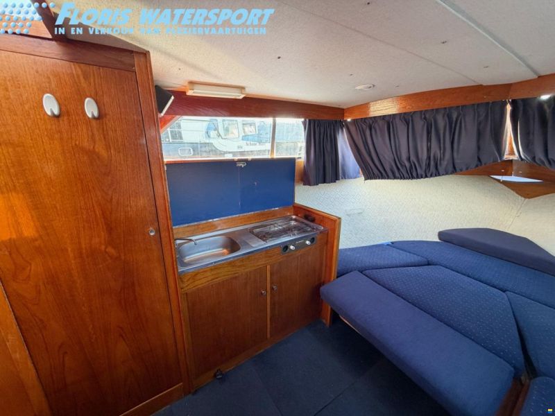Marco Yachts 810