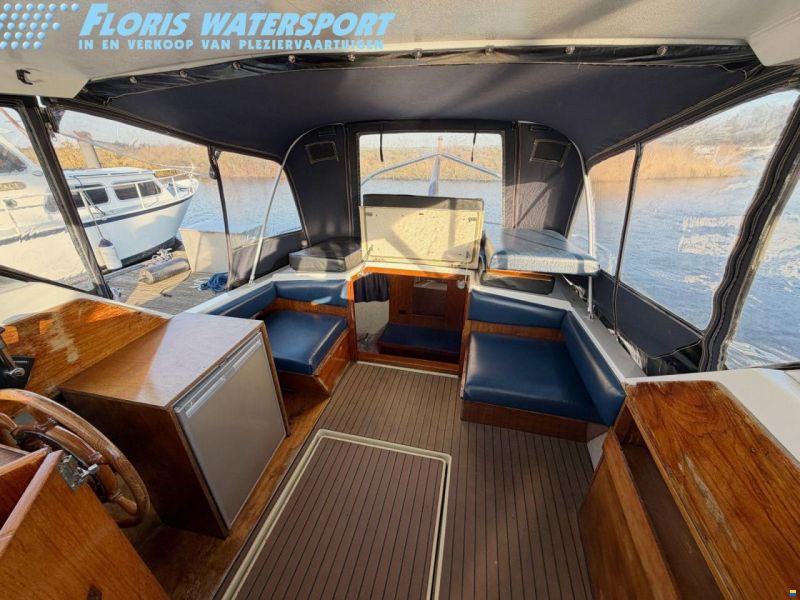 Marco Yachts 810