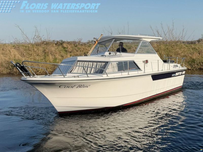 Marco Yachts 810