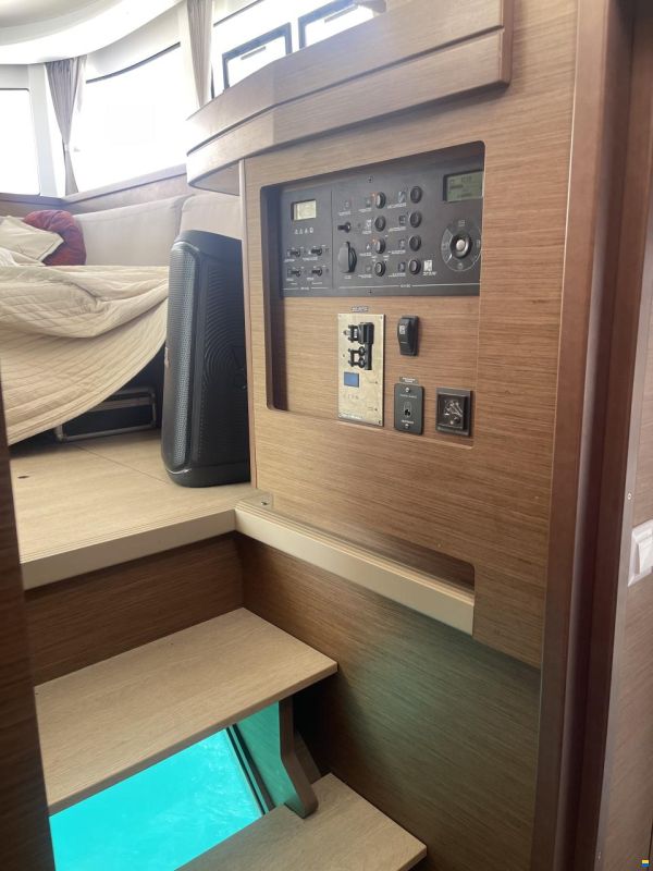 Lagoon 42