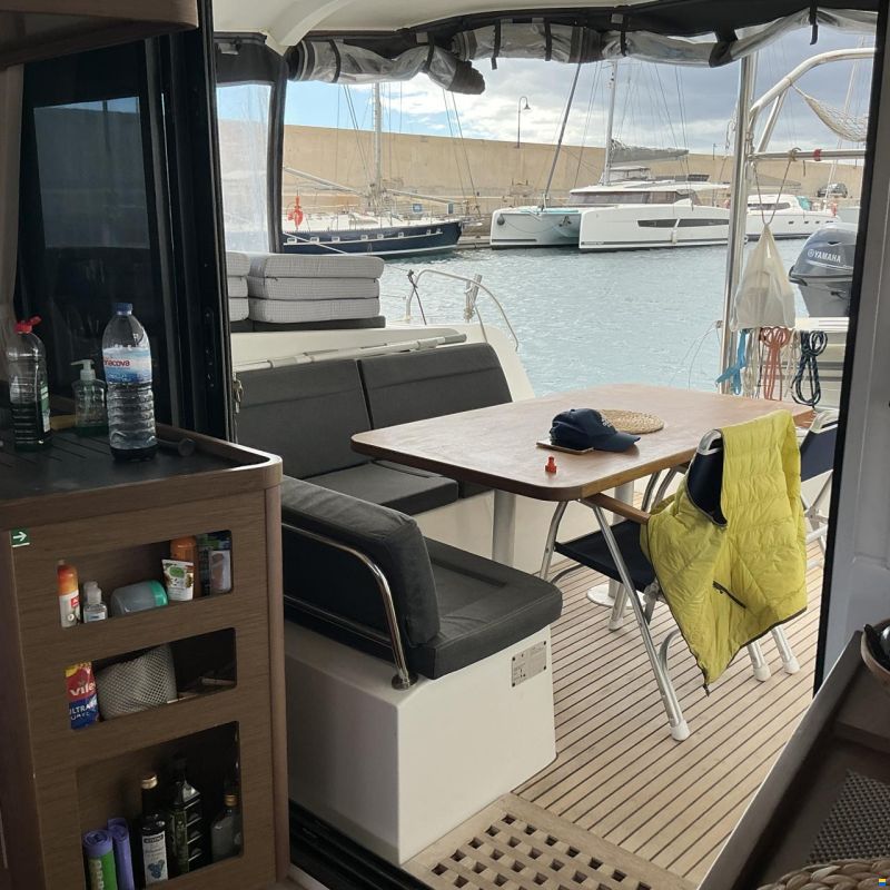 Lagoon 42