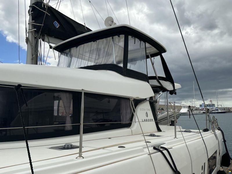 Lagoon 42