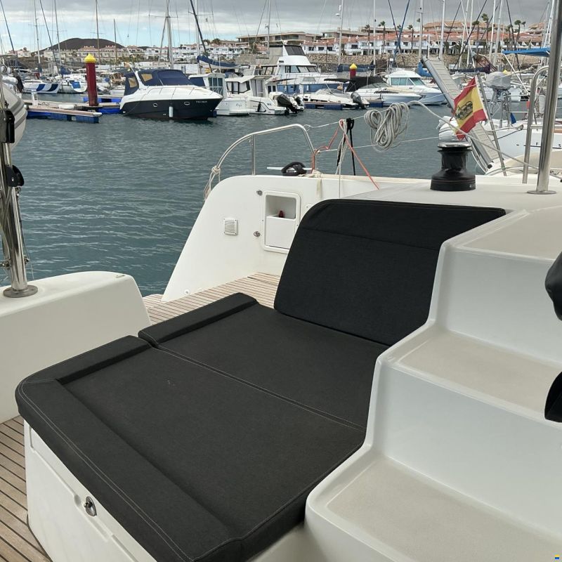 Lagoon 42