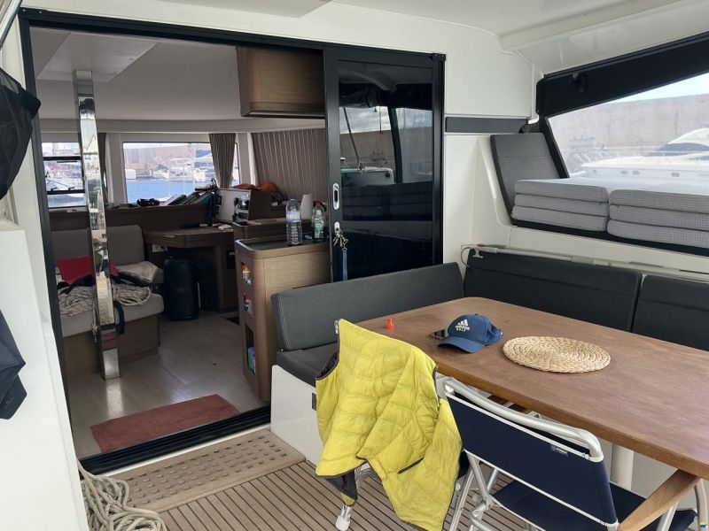 Lagoon 42