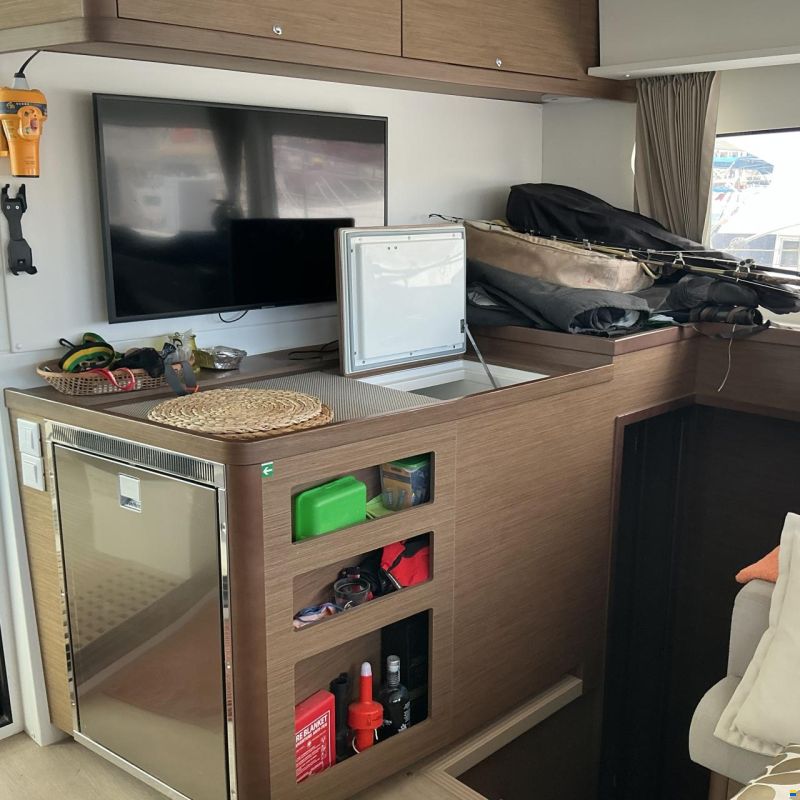 Lagoon 42