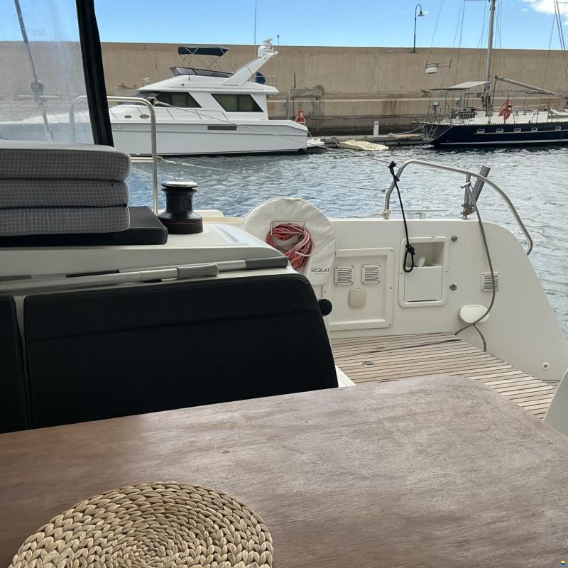 Lagoon 42