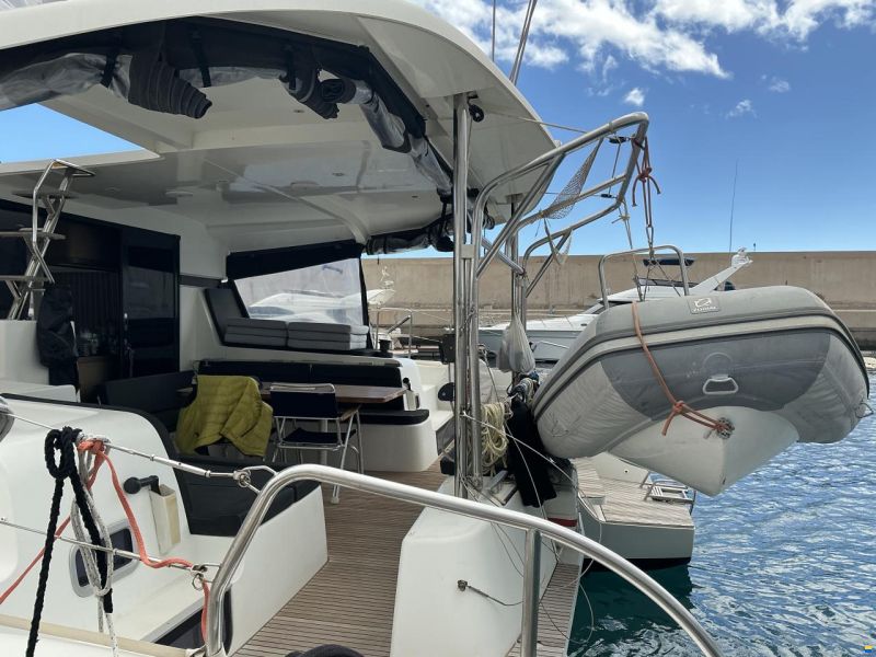 Lagoon 42