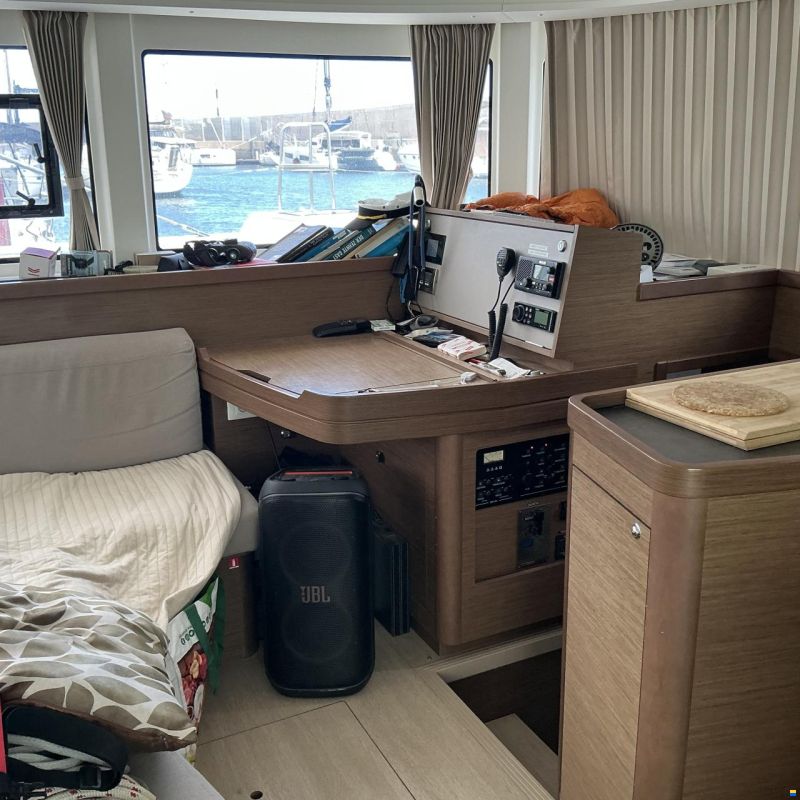 Lagoon 42