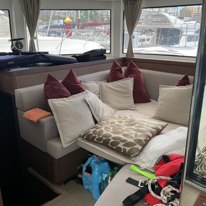 Lagoon 42