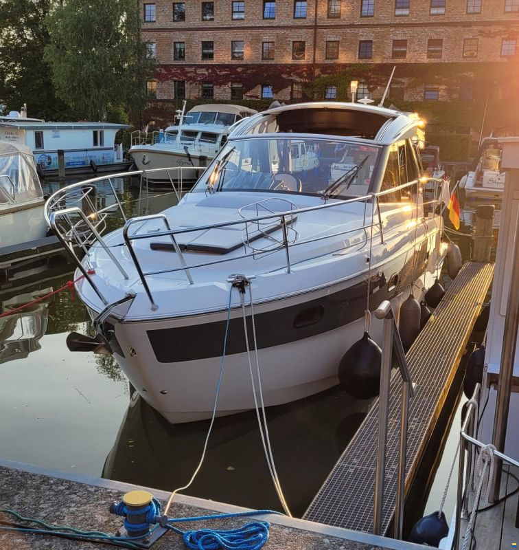 Bavaria S33HT