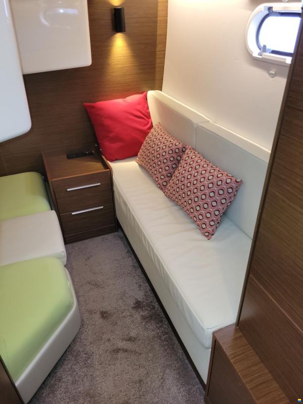Bavaria S33HT