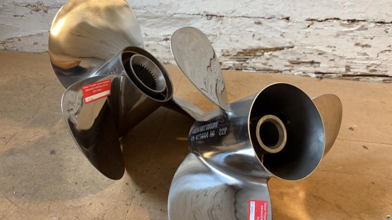 Mercury MerCruiser Bravo III Duoprop 3+3