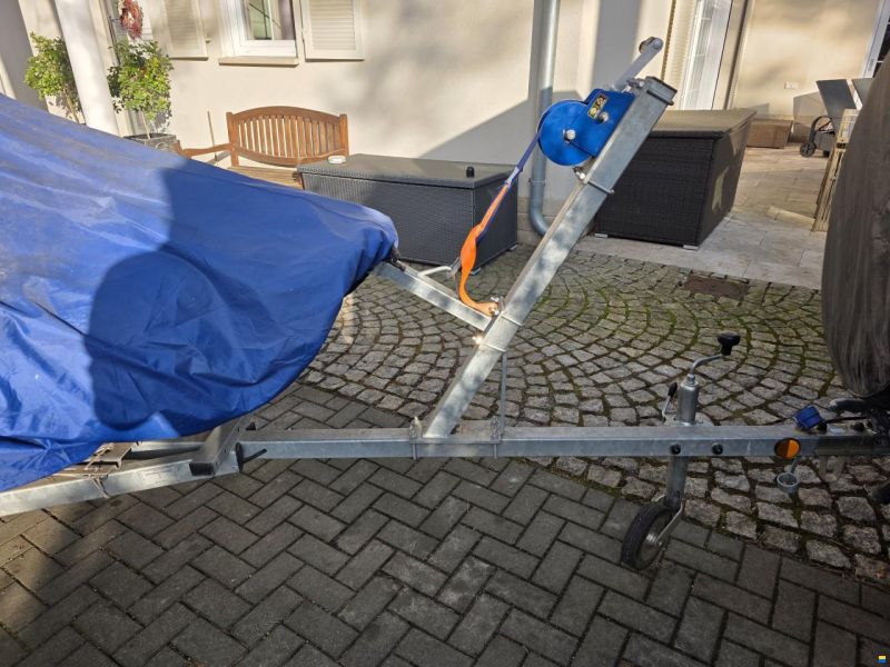 Yamaha F25G auf DSB Hypalon Zephyr 404