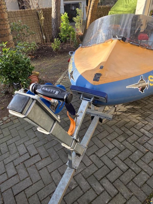 Yamaha F25G auf DSB Hypalon Zephyr 404