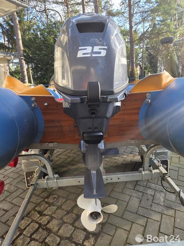 Yamaha F25G auf DSB Hypalon Zephyr 404