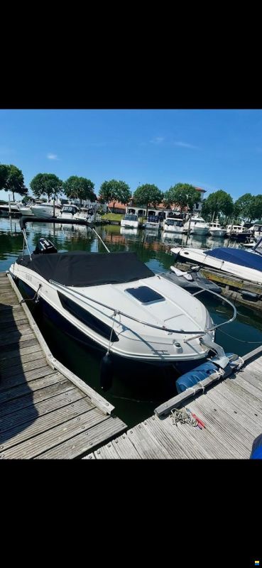 Bayliner VR5 Cuddy