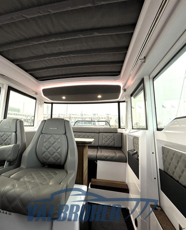 Axopar 37 XC Cross Cabin