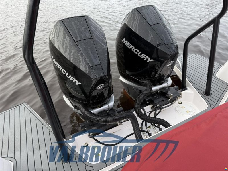 Axopar 37 XC Cross Cabin