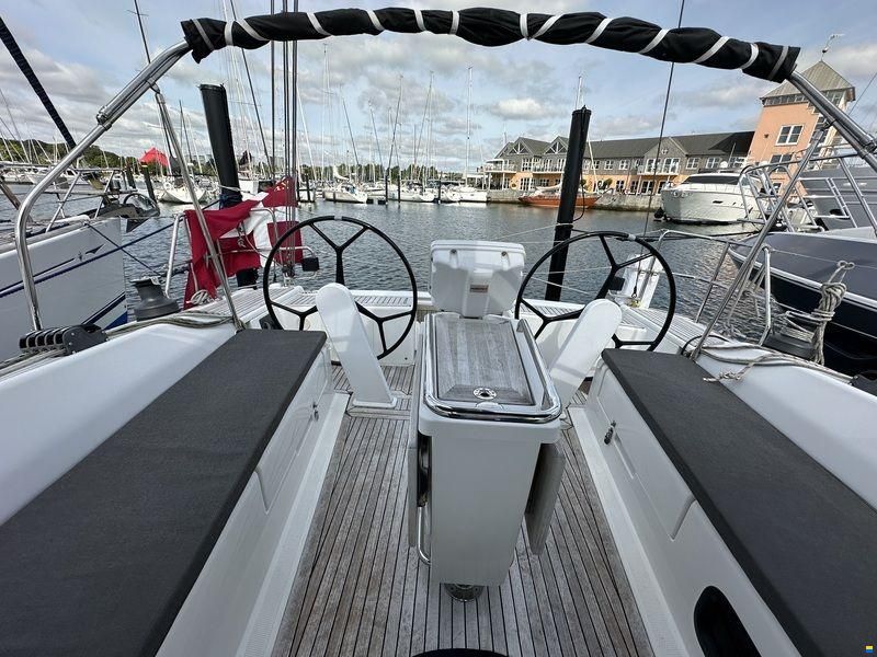 Hanse 415