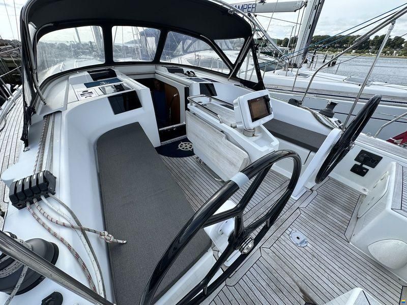 Hanse 415