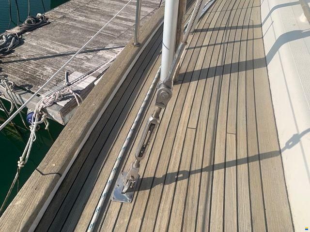 Hallberg-Rassy HR 382