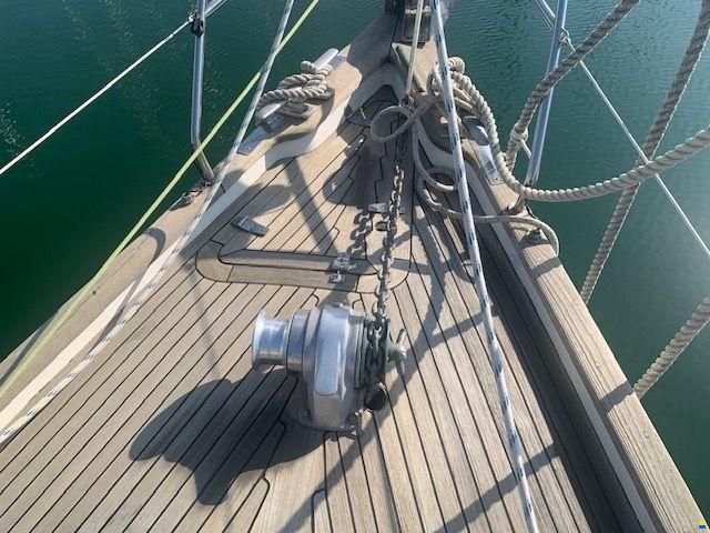 Hallberg-Rassy HR 382