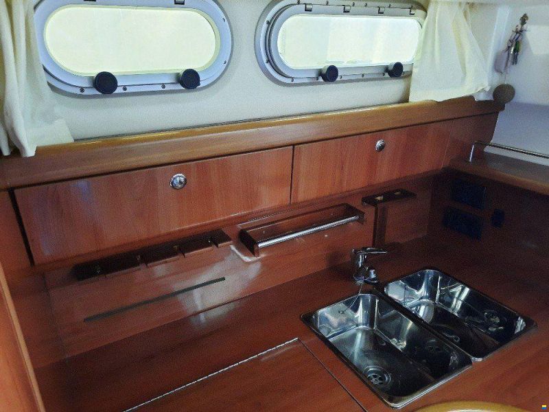Sealine S28
