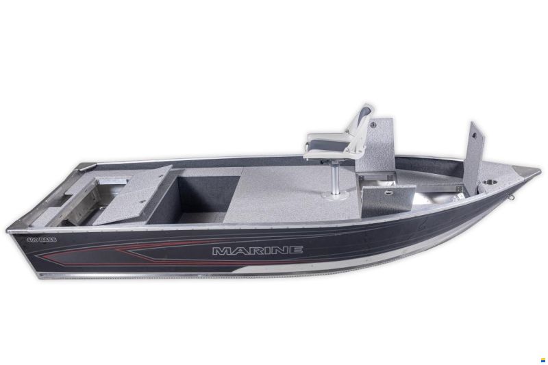 Marine s.r.o. 400 Bass Inkl. 8 PS Mercury