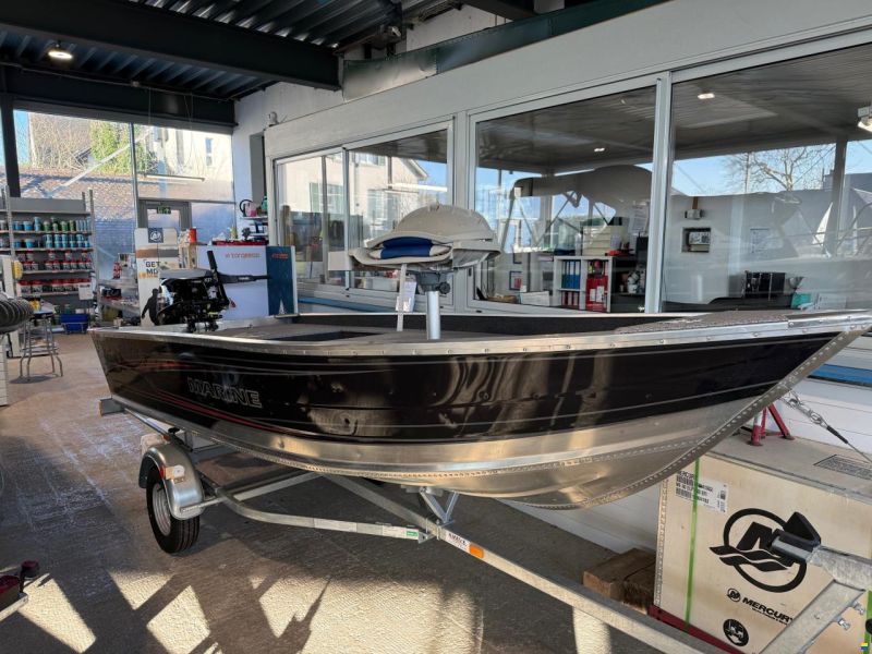 Marine s.r.o. 400 Bass Inkl. 8 PS Mercury