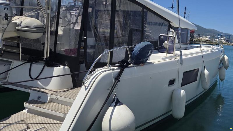 Lagoon 42