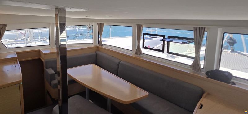 Lagoon 42
