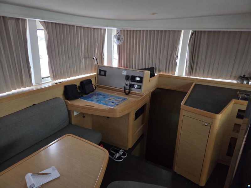 Lagoon 42