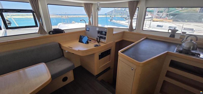 Lagoon 42