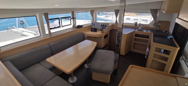 Lagoon 42